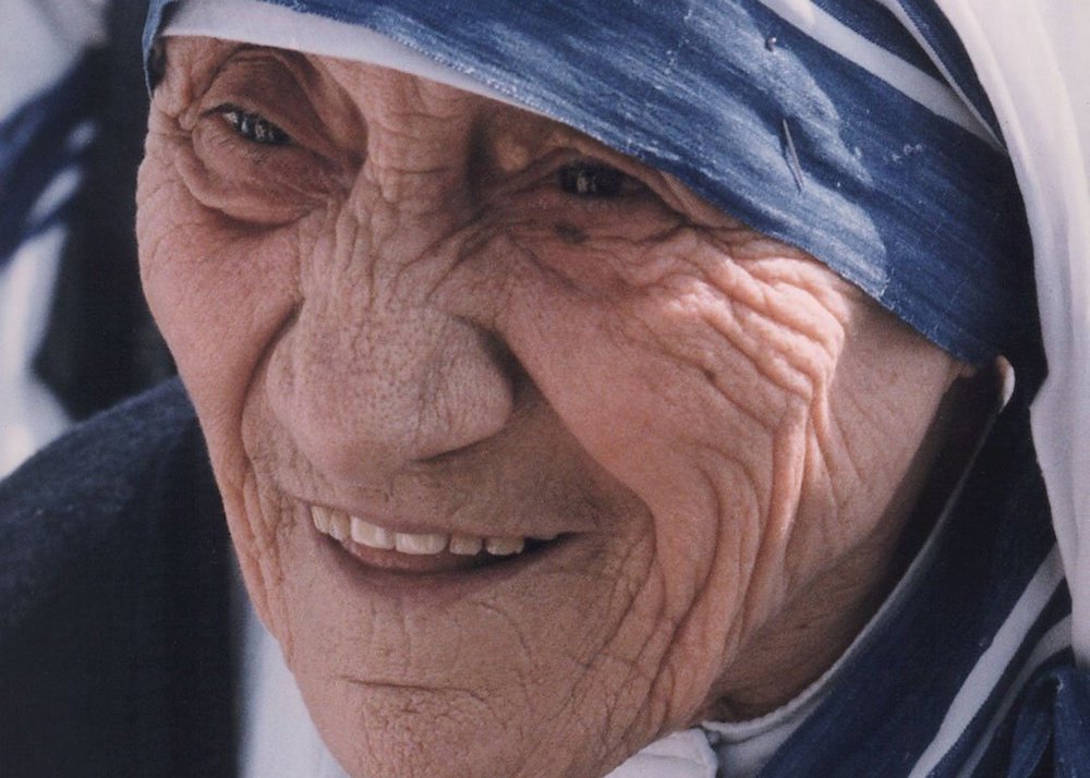 St. Teresa of Kolkata, seen here in a 1995 file photo, founded the Missionaries of Charity, who currently serve in about 30 U.S. dioceses. (CNS file photo/Joanne Keane) 