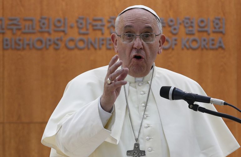 Pope Francis addressing Korean bishops (CNS photo)