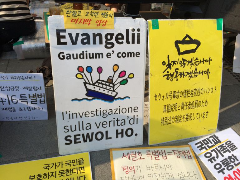 Posters showing support for Sewol families (photo by Tom Fox)