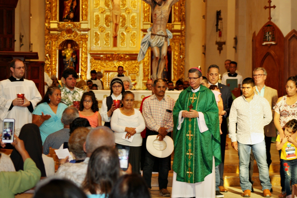 Archbishop Gustavo Garcia-Siller of San Antonio celebrates Mass for immigrants and an end to racism Aug. 20 at San Fernando Cathedral in San Antonio. (CNS/Archdiocese of San Antonio/Jordan McMorrough)