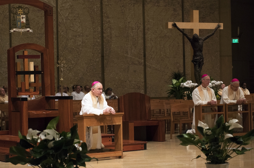 Archbishop José Gomez prays the rosary Sept. 18, 2018, at the Cathedral of Our Lady of the Angels before the 14th Annual Los Angeles Catholic Prayer Breakfast. (CNS/Angelus News/Victor Aleman)
