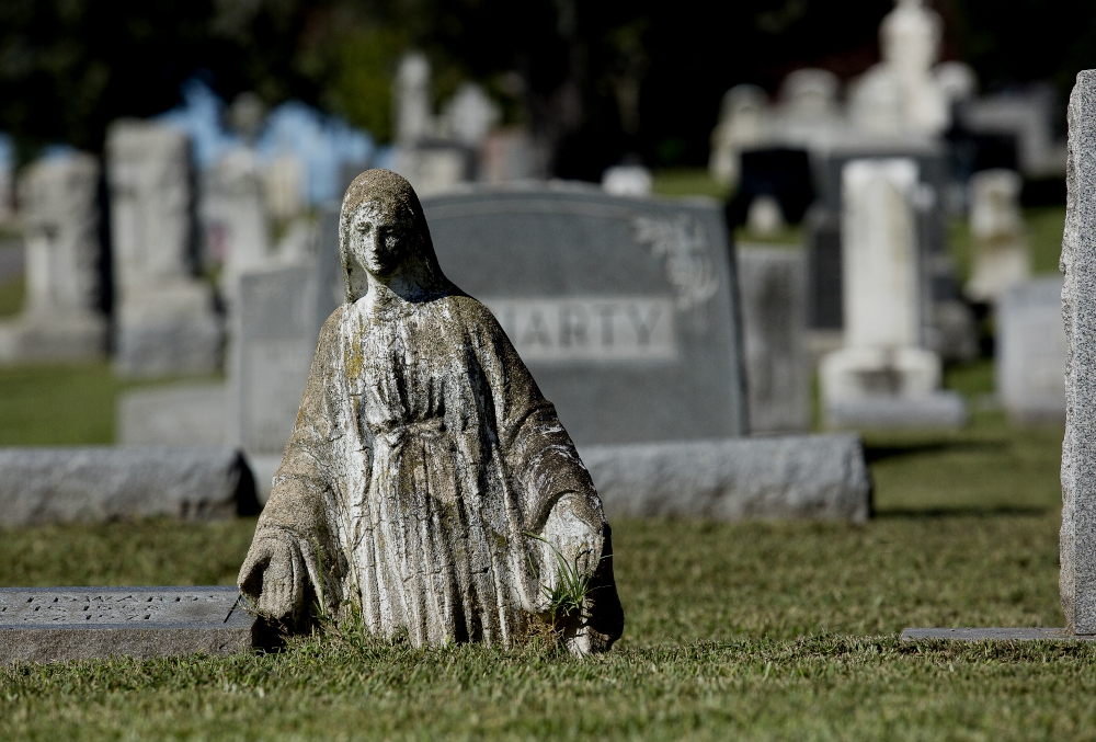 St. Mary Parish's cemetery in Alexandria, Virginia, is seen in a 2017 file photo. (CNS/Tyler Orsburn)