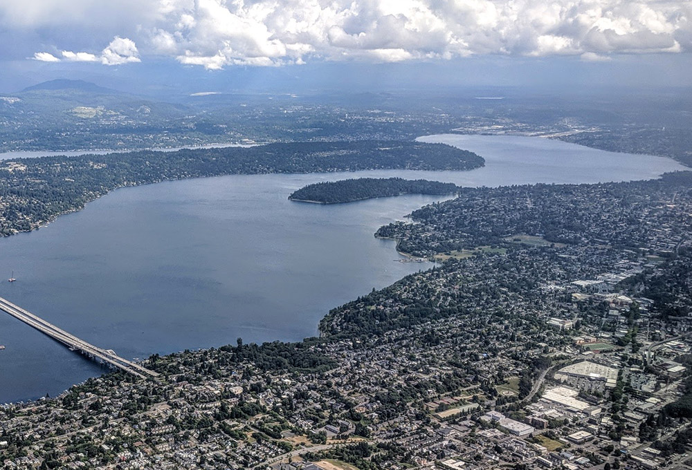 Una vista aérea del vecindario Mount Baker de Seattle, donde se encuentra la nueva residencia del arzobispo Paul Etienne (Wikimedia Commons/Dicklyon)