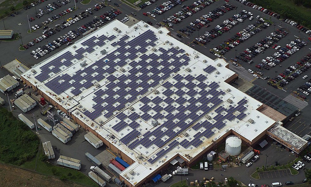 The Walmart Supercenter in Caguas, Puerto Rico, is one of five Walmart facilities on the island equipped with solar panels. (Wikimedia Commons/Walmart Corporate, CC BY 2.0)