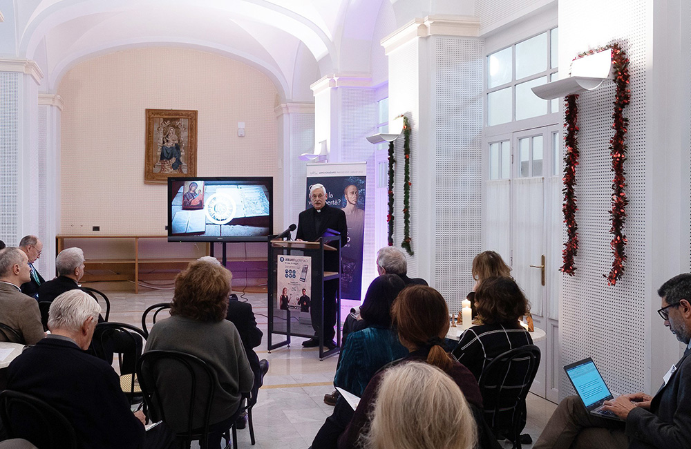 Fr. Arturo Sosa, superior general of the Jesuits, meeting reporters at the Jesuit headquarters in Rome Dec. 14, 2022, discusses the case of Fr. Marko Rupnik, a Jesuit artist who is under ministry restrictions after abuse allegations. (CNS/Jesuit Communications Office)