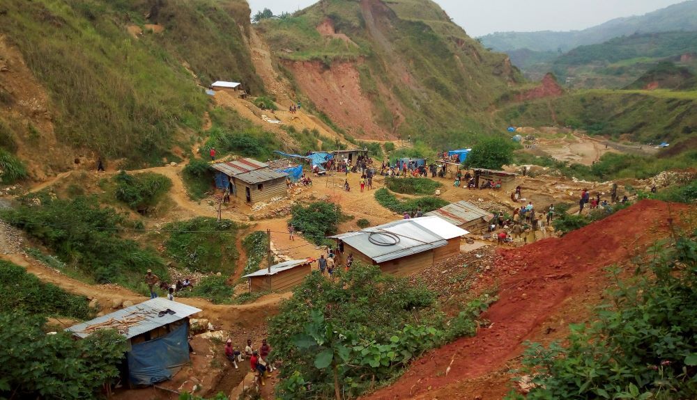 A general view shows miners at an artisanal gold mine near Kamituga, Congo, Aug. 1, 2018. (