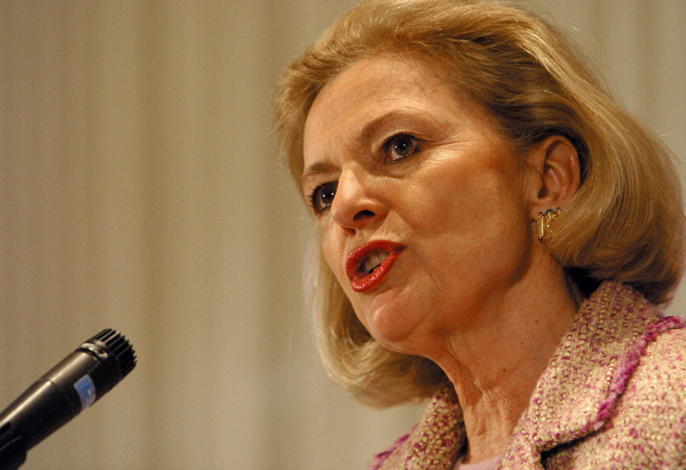 Anne Burke, then-acting chairwoman of the National Review Board, addresses the media at the release of a national study and separate analysis of the clergy sexual abuse crisis Feb. 27, 2004, at the National Press Club in Washington. Burke, a former chief justice of the Illinois Supreme Court, spoke to NCR Jan. 3, ahead of Pope Benedict XVI's funeral on Jan. 5. (CNS/Bob Roller)