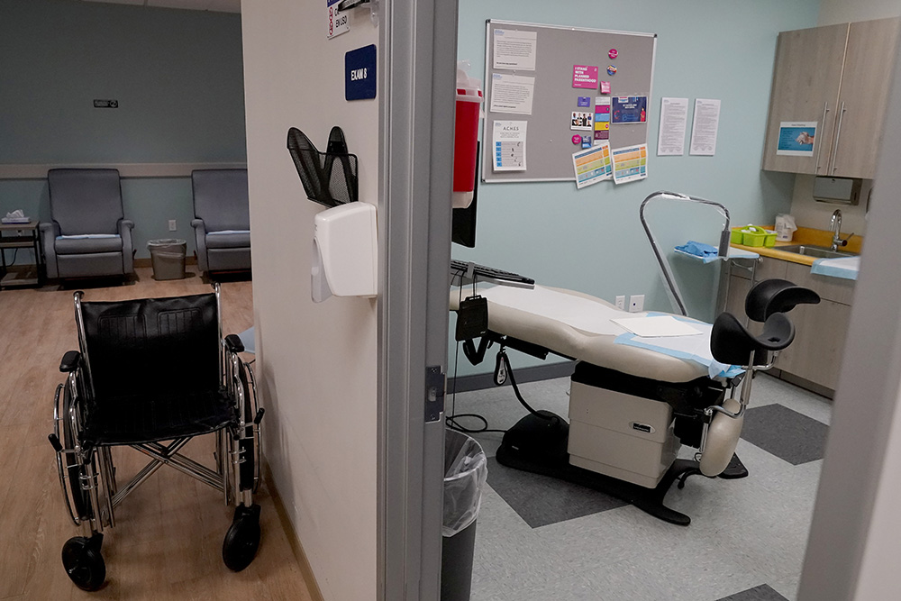 An empty recovery area, left, and abortion procedure room are shown June 30, 2022, at the Planned Parenthood facility in Tempe, Arizona. (AP/Matt York)