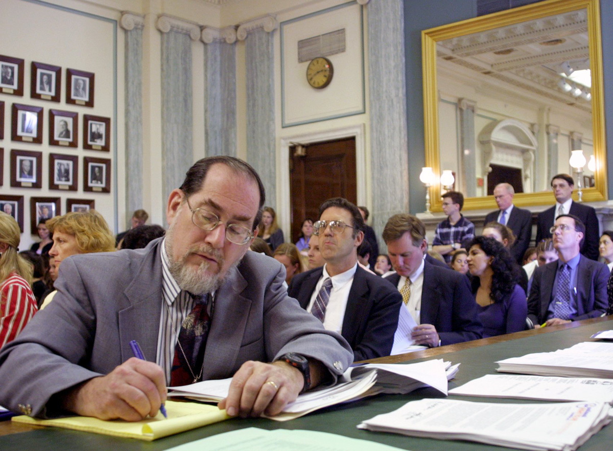 Jerry Filteau, seen during a congressional hearing on human cloning on Capitol Hill in Washington in 2001. (CNS file photo/Nancy Wiechec) 
