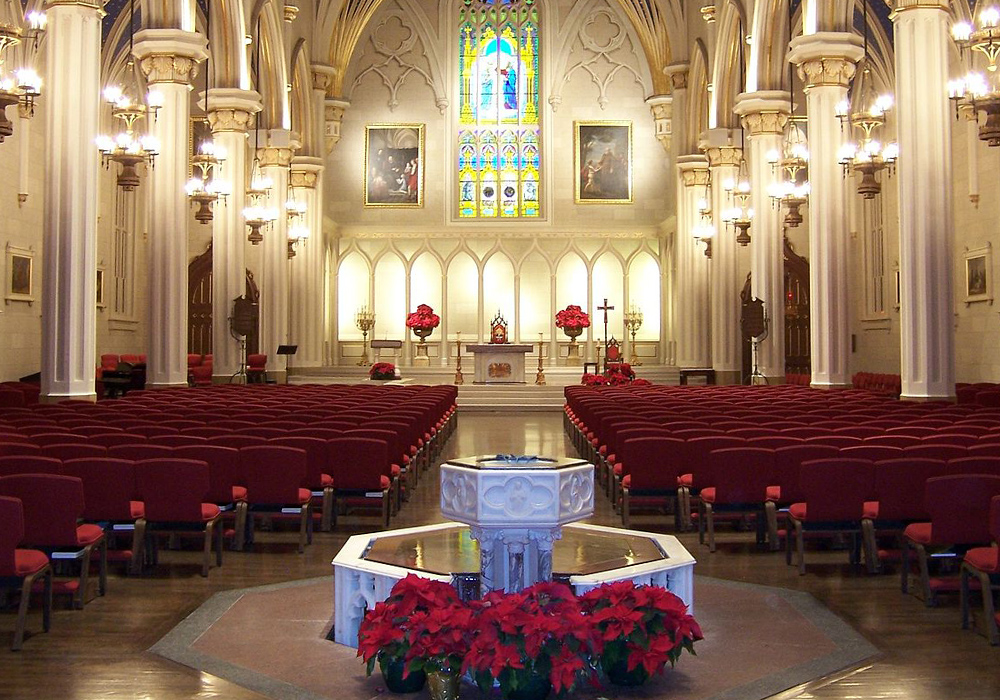 The interior of the Cathedral of the Assumption in Louisville, Kentucky, is pictured in a 2006 photo. (Wikimedia Commons, CC BY-SA 3.0)