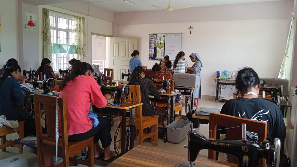 Salesian Sr. Jubil Maria, who directs Auxilium Skills Training Center, trains rural women at Shillong, capital of the northeastern Indian state of Meghalaya. (Courtesy of Jubil Maria)