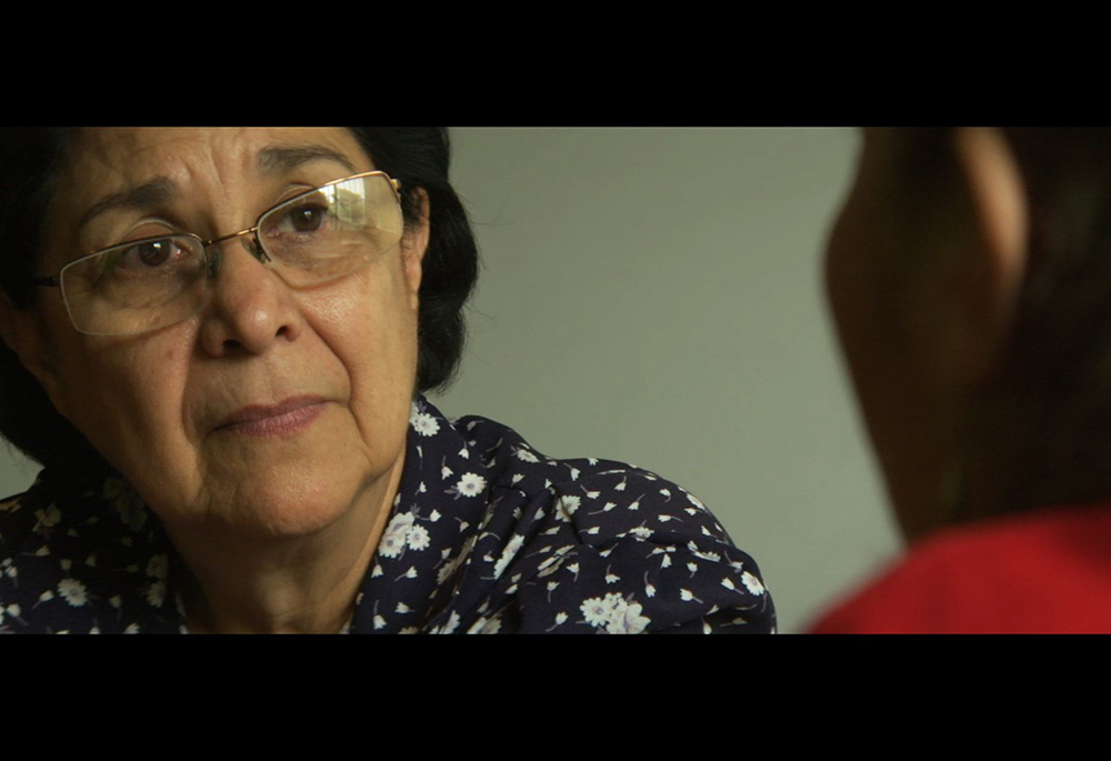 Hna. Consuelo Morales entrevistada en documental Kingdom of Shadows En 2015, el director de cine mexicanoestadounidense Bernardo Ruiz destacó el trabajo humanitario de Morales en el documental Kingdom of Shadows, que trata sobre los desgarradores efectos de la guerra contra las drogas entre Estados Unidos y México. "Había mucho caos a su alrededor, pero ella siempre tuvo inteligencia y compasión. Una capacidad para mantener la calma en un contexto de terror que nunca había visto", contó el cineasta a GSR desde Nueva York.