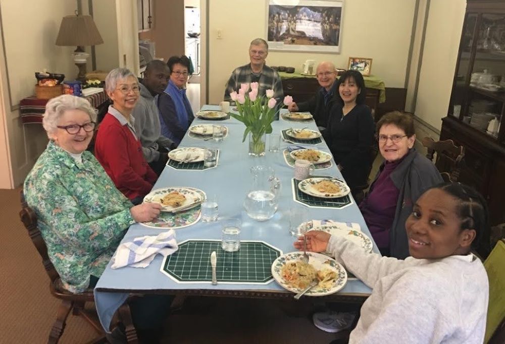 The 2018-19 Collaborative Dominican Novitiate class gathers for dinner.