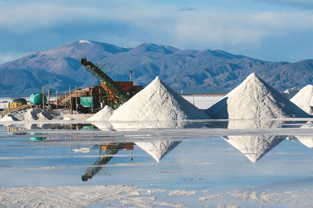 Lithium mining activity at Salinas Grandes salt flats in Jujuy province, Argentina. (Photo by Earthworks/Flickr/Creative Commons)