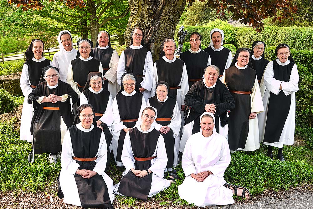 The Trappistine nuns at Our Lady of the Mississippi Abbey near Dubuque, Iowa (Courtesy of Bill Witt)