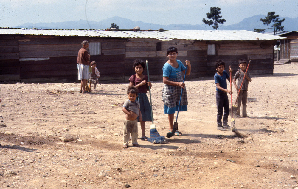 The Mesa Grande refugee camp in Honduras in 1987 (Wikimedia Commons/Linda Hess Miller)