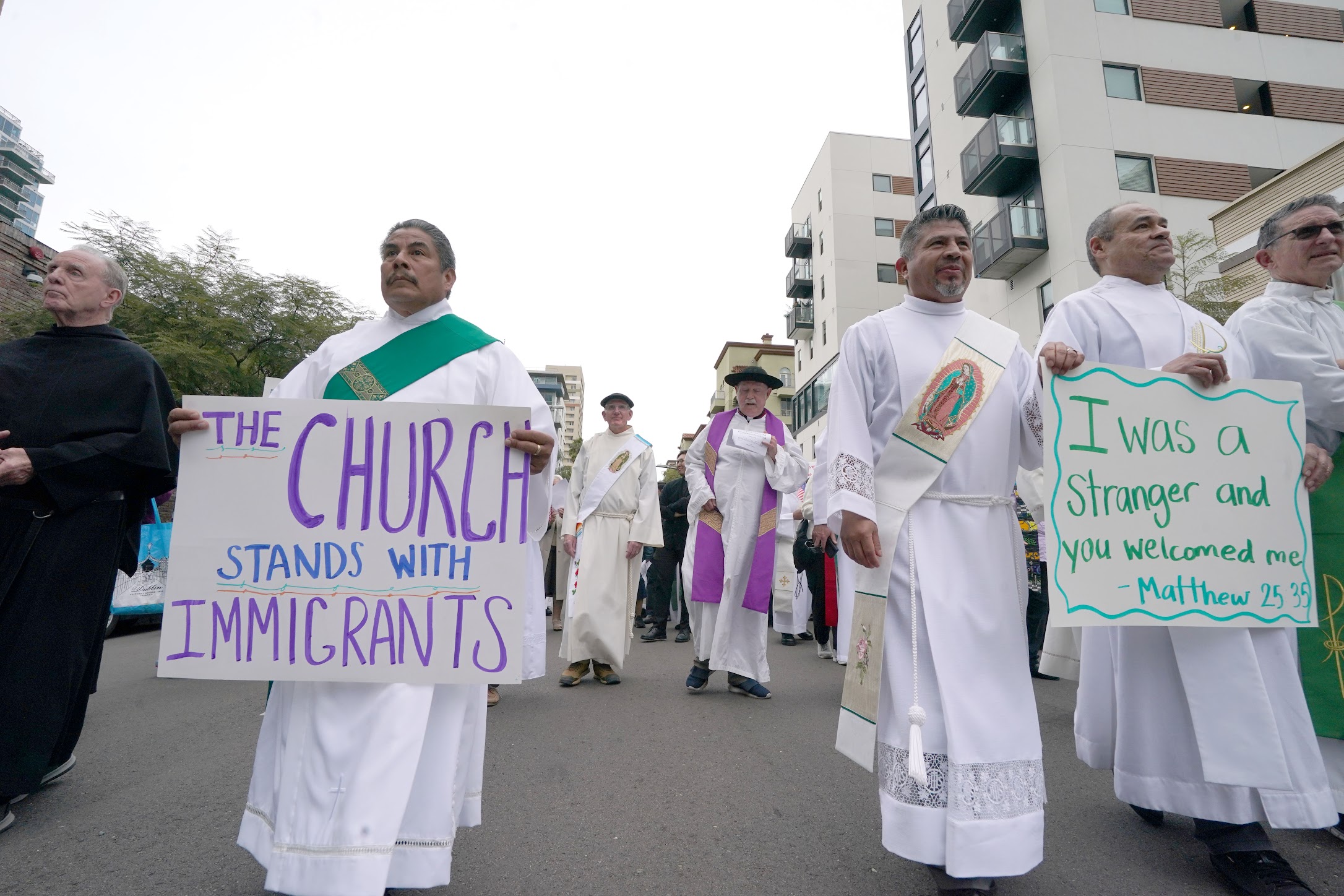 Following a prayer service for migrants in San Diego, California, participants march from the city's Catholic cathedral to the Federal Building. (Chris Stone) Following a prayer service for migrants in San Diego, California, participants march from the city's Catholic cathedral to the Federal Building. (Chris Stone)