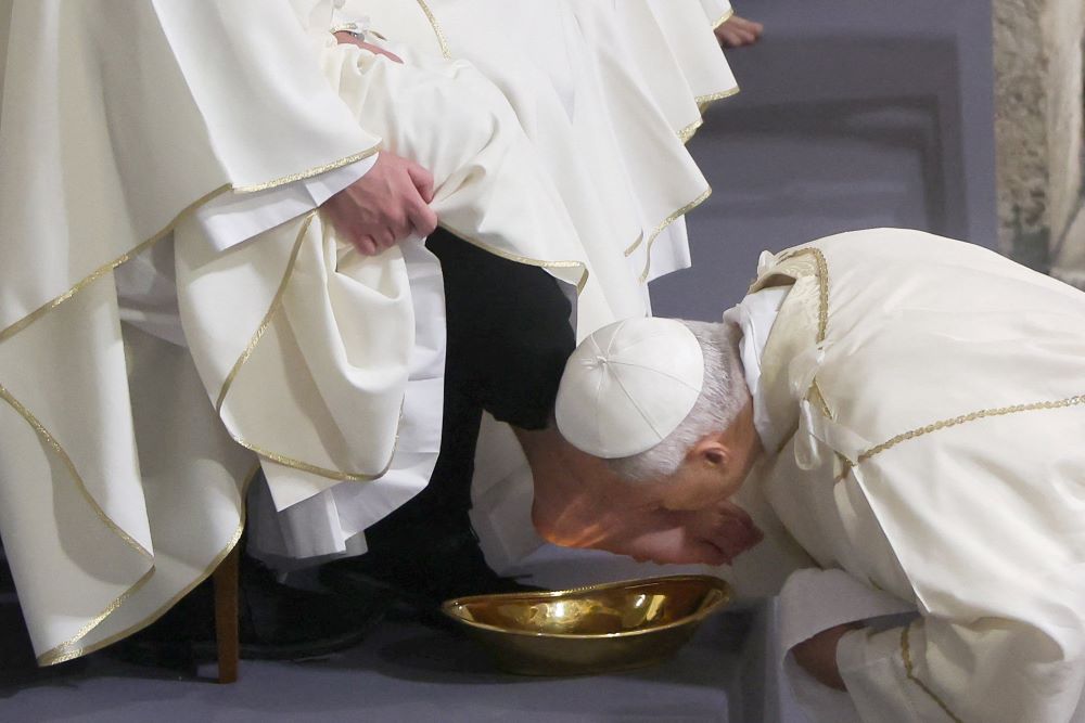 Pope Leo's Holy Thursday Marks Return to Pre-francis Era Practice