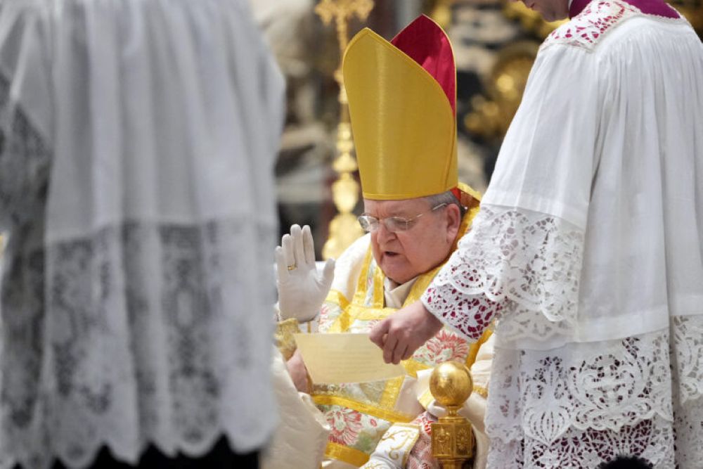 Cardinal Raymond Leo Burke celebrates an old Latin Mass for pilgrims in St. Peter’s Basilica, at the Vatican, Saturday, Oct. 25, 2025. (RNS/AP/Alessandra Tarantino)