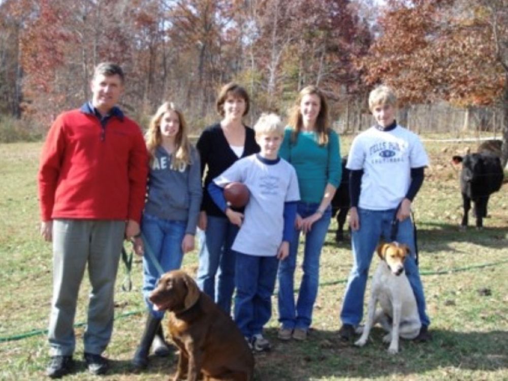 Chris and Jeffie Hardin and their four children pose in a 2018 photo. (Courtesy of Chris Hardin)