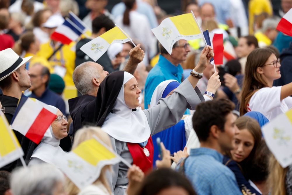 More than 700,000 people attended an open-air Mass led by Pope Leo XIV during his four-day apostolic journey to France at the Place de la Concorde in Paris, Sept. 26, 2026. (OSV News/Reuters/Remo Casilli, Reuters)
