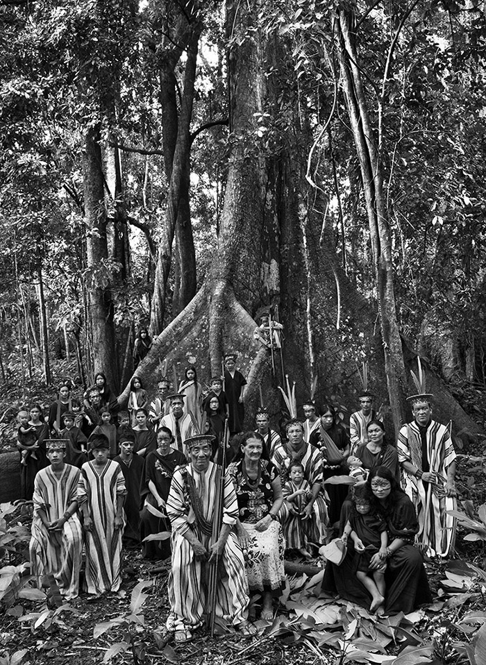 An Ashaninka family in 2016, in Acre state, Brazil (© Sebastião Salgado/Contrasto) An Ashaninka family in 2016, in Acre state, Brazil (© Sebastião Salgado/Contrasto)