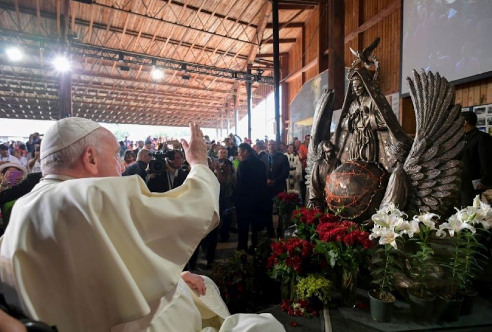 Pope Francis blesses Timothy Schmalz's bronze sculpture. Mary, Untier of Knots, on his second day in Canada, while visiting Lake Ste. Anne, the most popular pilgrimage site for Indigenous peoples in North America. 