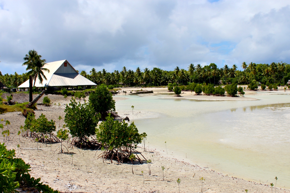 A view of Abaiang, a coral atoll in the nation of Kiribati that is threatened by climate change (Wikimedia Commons/Department of Foreign Affairs and Trade/AusAID)
