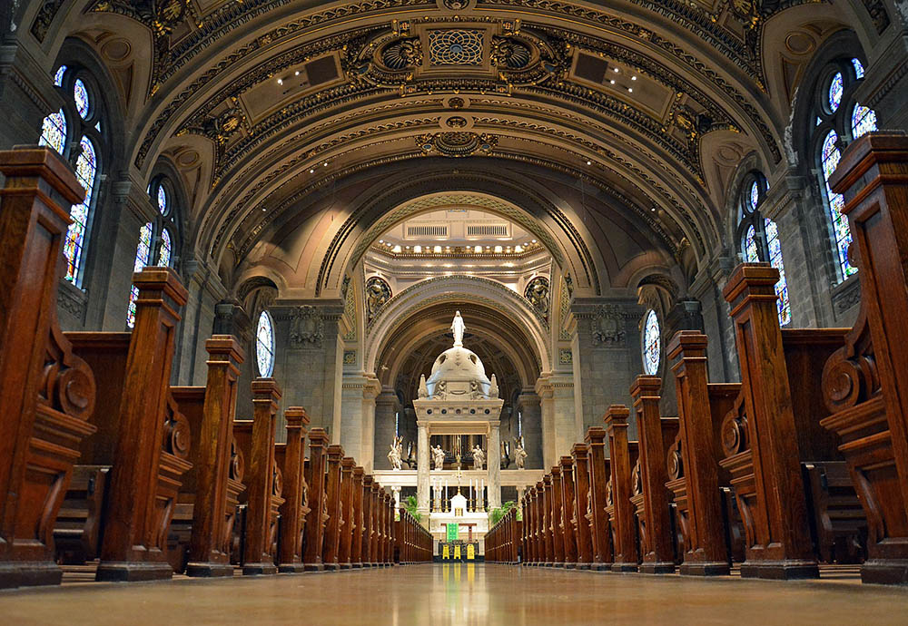 The interior of the Basilica of St. Mary, Minneapolis (Wikimedia Commons/Andreas Faessler)