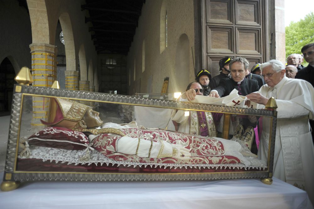 Benedict XVI at Celestine V