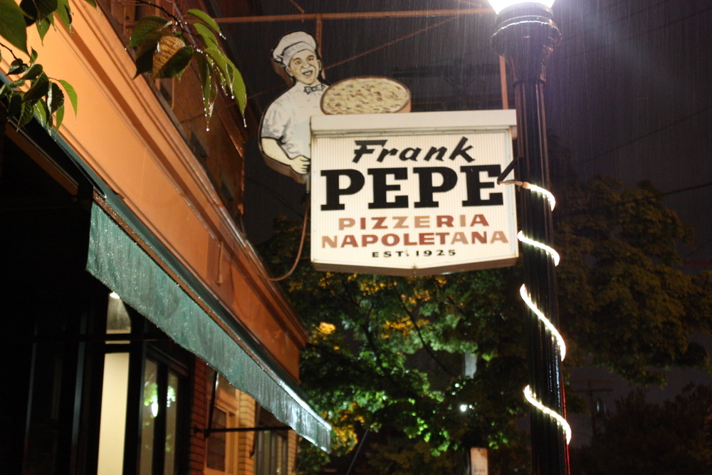 Frank Pepe Pizzeria Napoletana in New Haven, Connecticut (Flickr/Krista)
