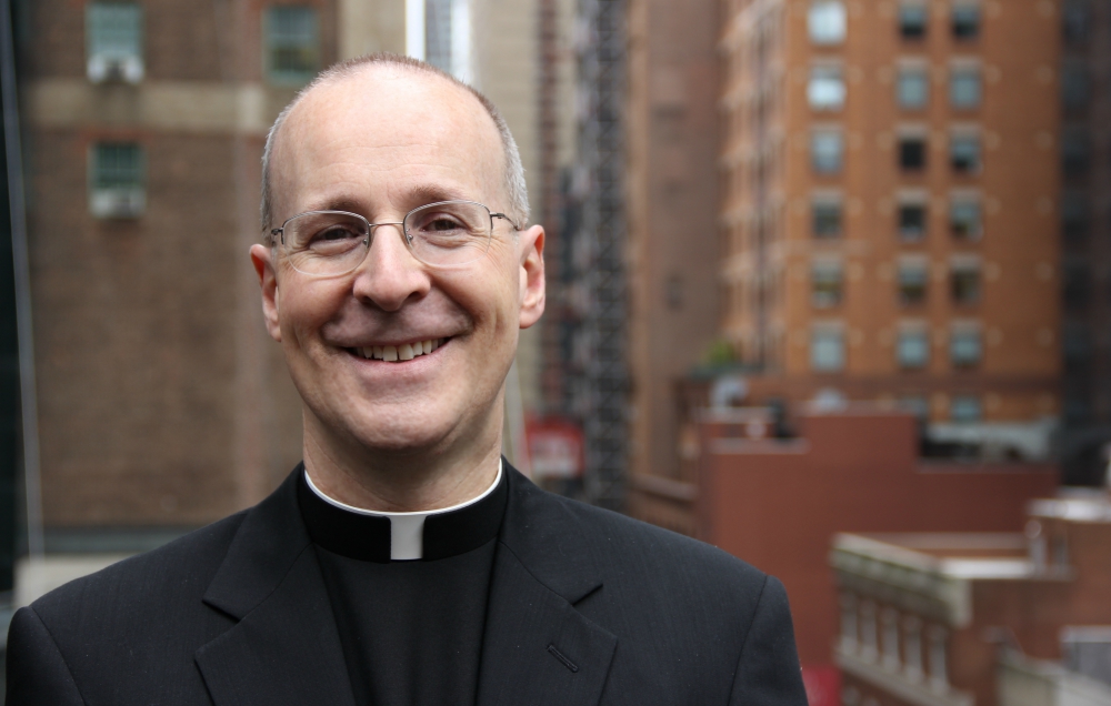 Jesuit Fr. James Martin (Wikimedia Commons/Kerry Weber) Jesuit Fr. James Martin (Wikimedia Commons/Kerry Weber)