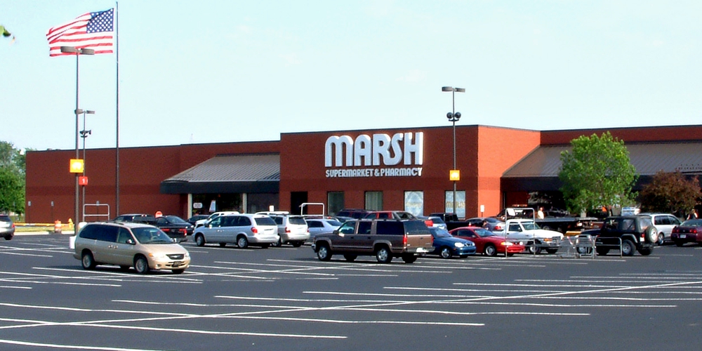 A now-closed Marsh Supermarket location in Lafayette, Indiana, is seen in 2007. (Wikimedia Commons/Huw Williams)