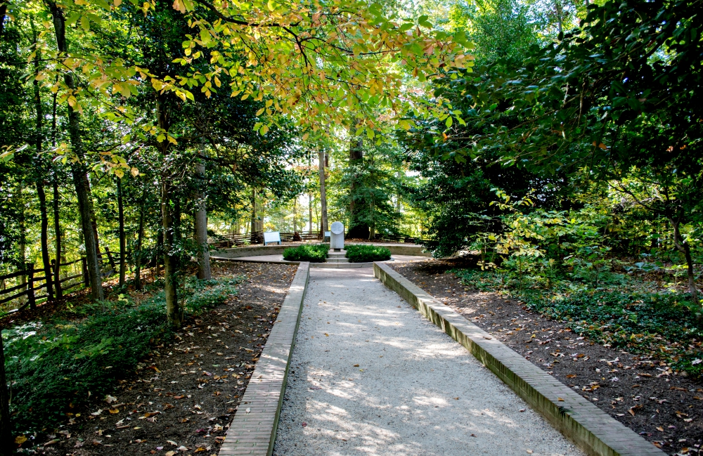 The slave burial ground and Slave Memorial at Mount Vernon, Virginia, the home of George Washington (Wikimedia Commons/Tim Evanson) The slave burial ground and Slave Memorial at Mount Vernon, Virginia, the home of George Washington (Wikimedia Commons/Tim Evanson)