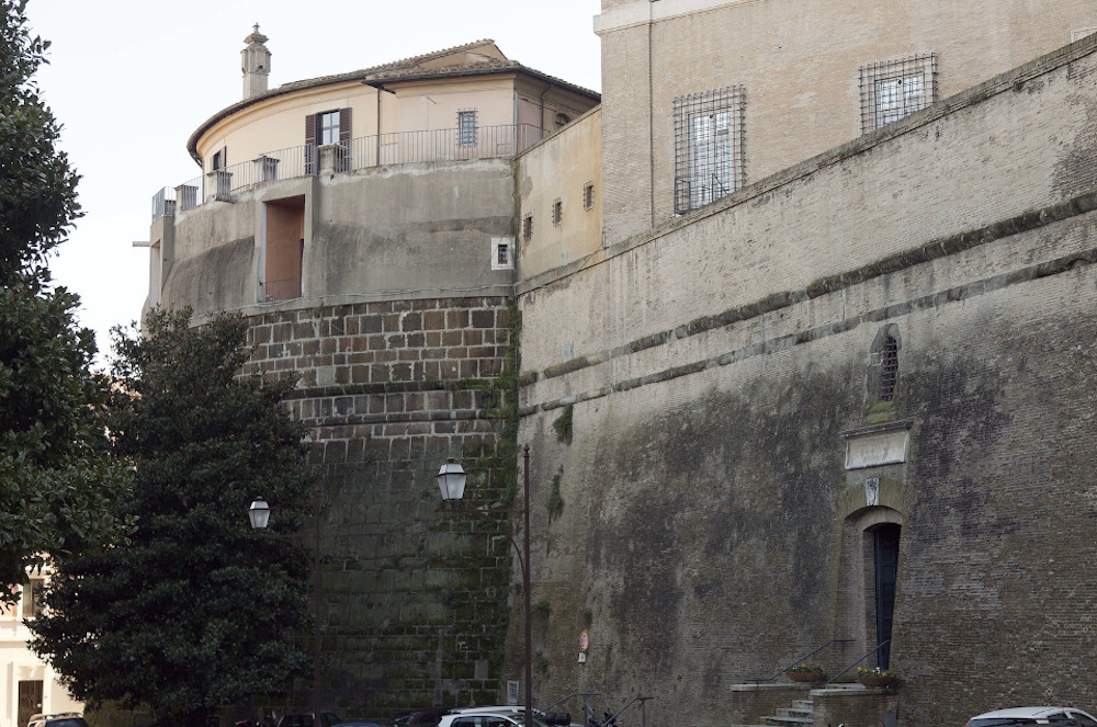 An exterior view of the offices of the Vatican bank in Vatican City, Jan. 28, 2014. (AP/Domenico Stinellis)