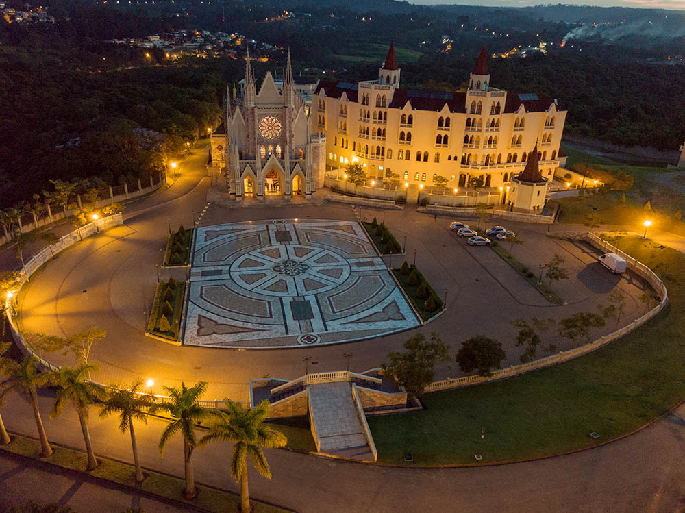 The Minor Basilica of Our Lady of the Rosary of Fatima, the Heralds of the Gospel's church in Embu das Artes, São Paulo (Wikimedia Commons/Webysther Nunes)