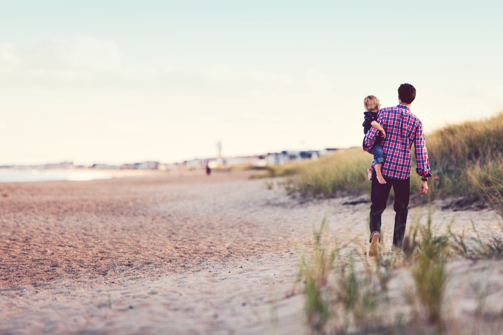 Father and son (Unsplash/Danielle MacInnes)