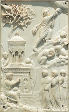 An ivory panel, carved circa 400 and today known as the “Reidersche Tafel,” depicts the women at Jesus’ tomb and the Ascension. (Wikimedia Commons/Andreas Praefcke)