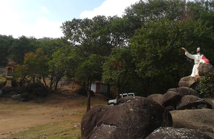 A view of Kurisumala ashram (Wikimedia Commons/Vanischenu)