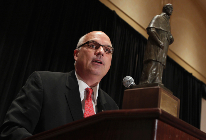 Tony Spence receiving the St. Francis de Sales award in 2010 from the Catholic Press Association, the association's highest honor. (CNS/Nancy Wiechec)