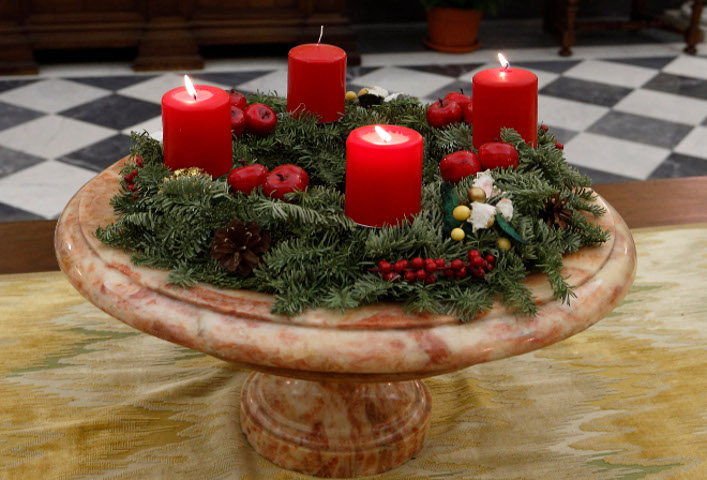 An Advent wreath decorates the Apostolic Palace at the Vatican Dec. 14. (CNS/Paul Haring)