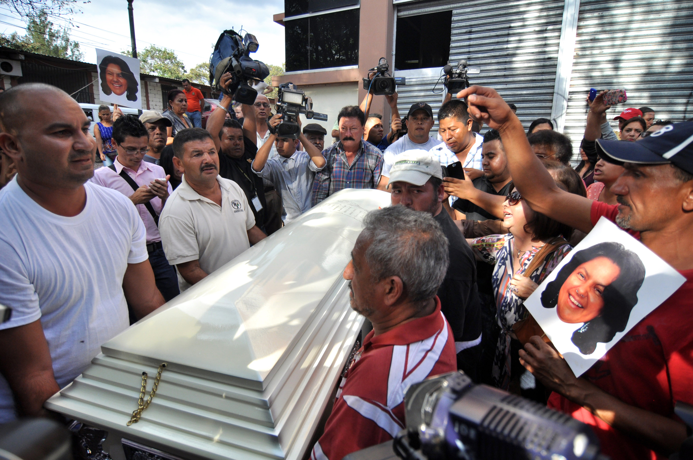 People carry the coffin of indigenous leader and environmental activist Berta Caceres after a five-hour autopsy at the Forensic Medicine Center in Tegucigalpa, Honduras, March 3. (CNS/EPA/Stringer) 