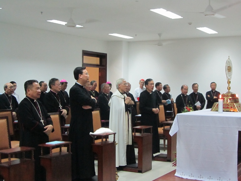 Vietnamese bishops attended a special Eucharist adoration at their new headquarters. (Teresa Hoang Yen)