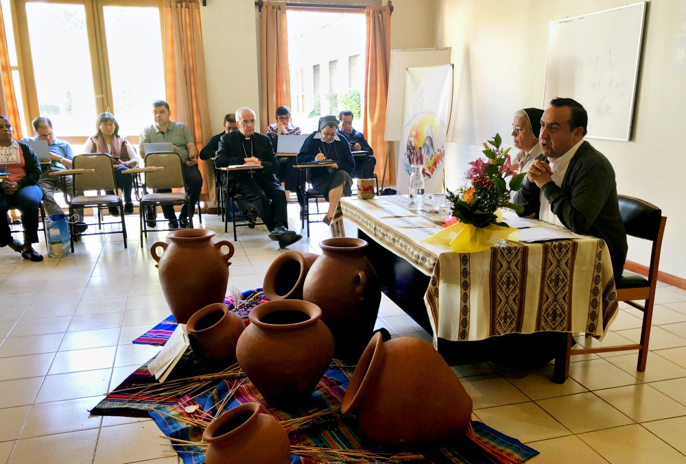 Good Shepherd Sr. Adela Reyes and Viatorian Fr. Marcelo Lamas contextualize how Chile experienced the abuse crisis and shared lessons learned to the greater Latin American and Caribbean religious conference March 18 in Santiago, Chile. (GSR photo / Soli Salgado)