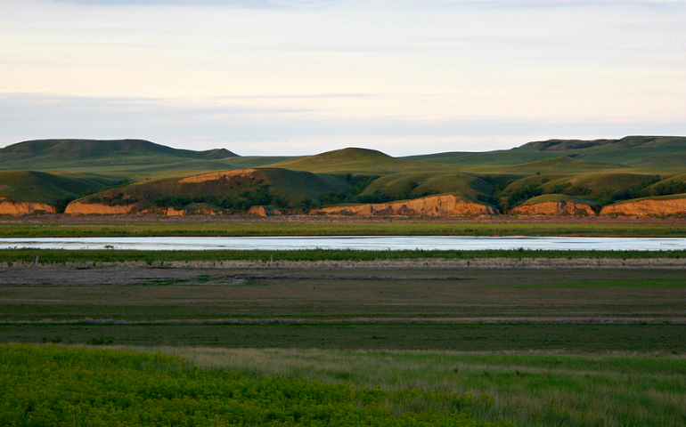 A view of the Cannon Ball River area in North Dakota in 2011 (Wikimedia Commons/Bryan Boyce)