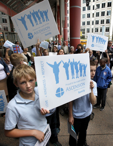 Students from Ascension School in Oak Park, Ill., join a school choice rally Sept. 25 in Chicago. (CNS/Catholic New World/Karen Callaway) 