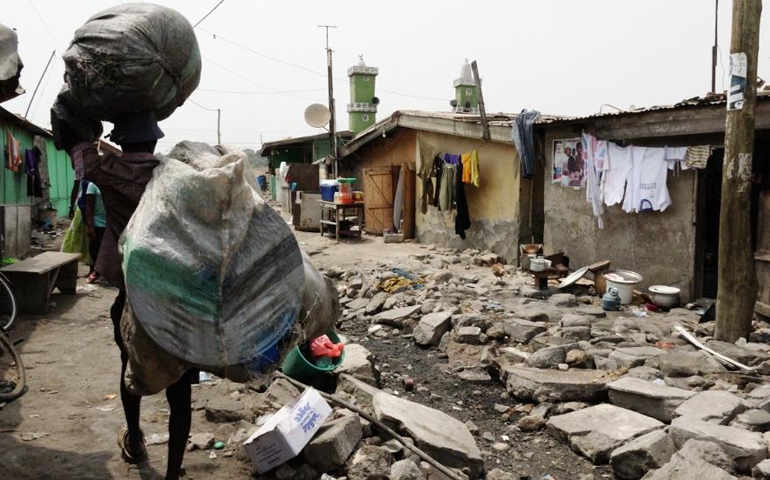 The streets in the neighborhood around City of God Adult School are not recognized by the government; they flood during the rainy season and trash is not collected, nor is sanitation monitored. (GSR/Dana Wachter)