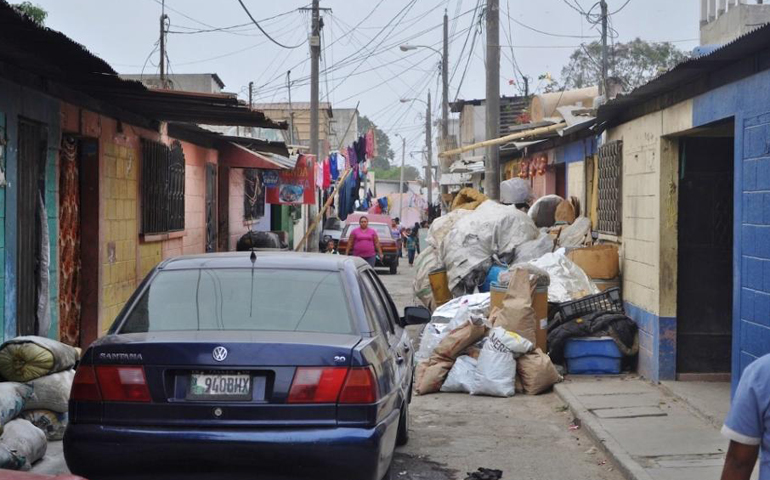 One of the alleys in the barrio where the students live near a largest landfill in Central America. (GSR/J. Malcolm Garcia)