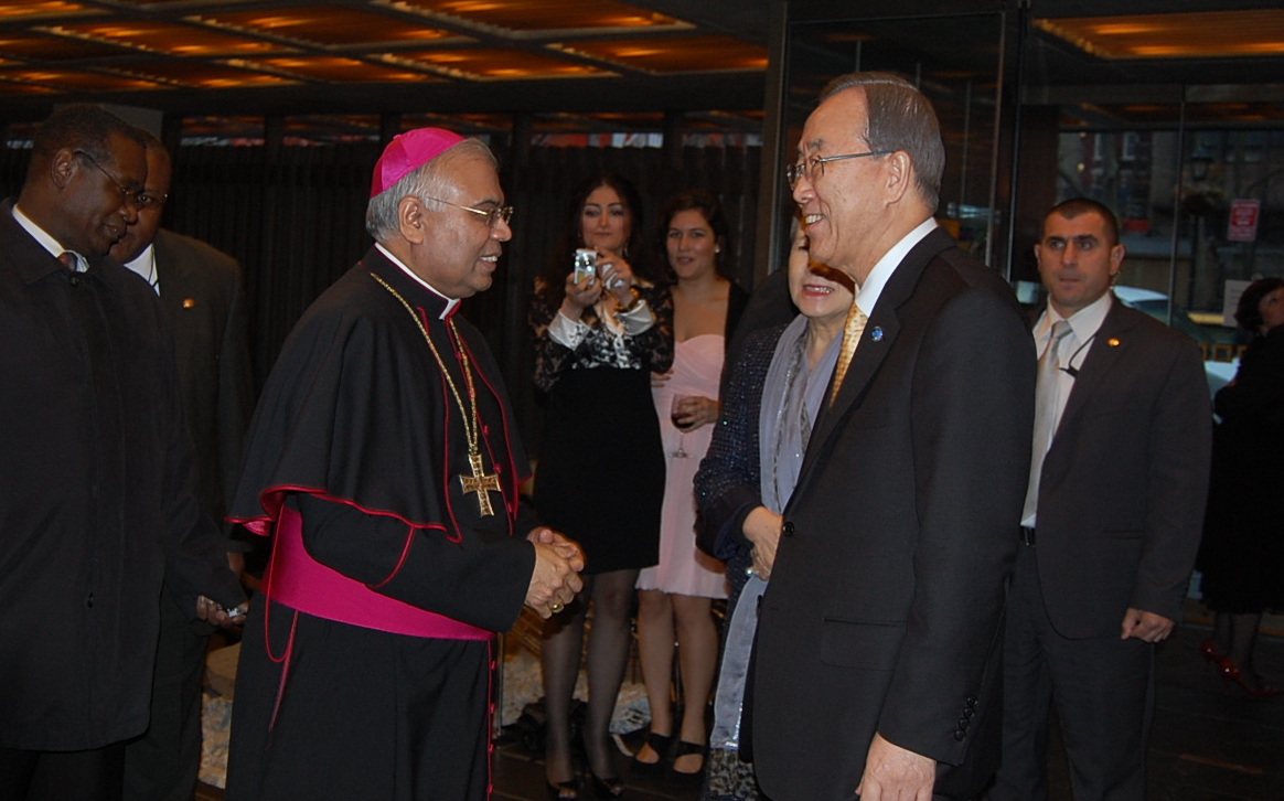 Archbishop Chullikatt greets U.N. Secretary  Ki-Moon, (photo by Holy See Mission/New York)