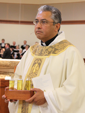 Fr. Daniel Garcia in 2013 (CNS/Austin diocese/Courtesy of Catholic Spirit)